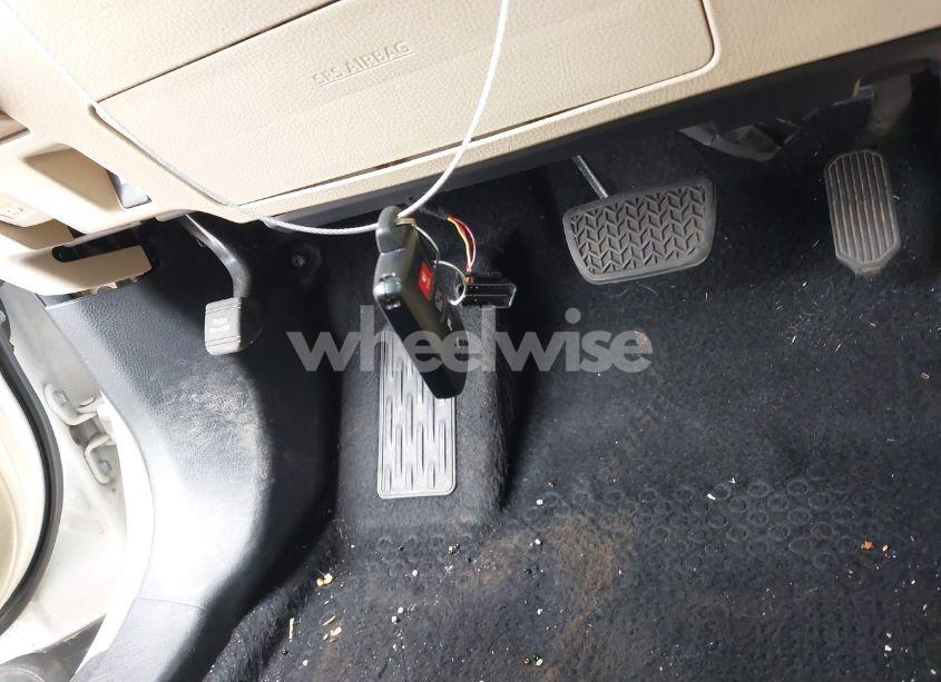 Photo 11 of 2016 Toyota Highlander LIMITED V6 (VIN 5TDYKRFH2GS132585)