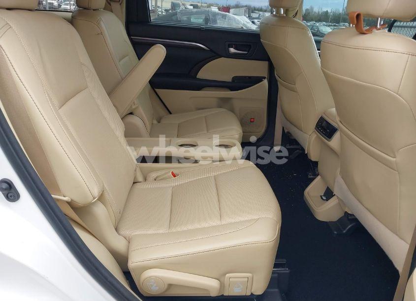 Photo 8 of 2016 Toyota Highlander LIMITED V6 (VIN 5TDYKRFH2GS132585)