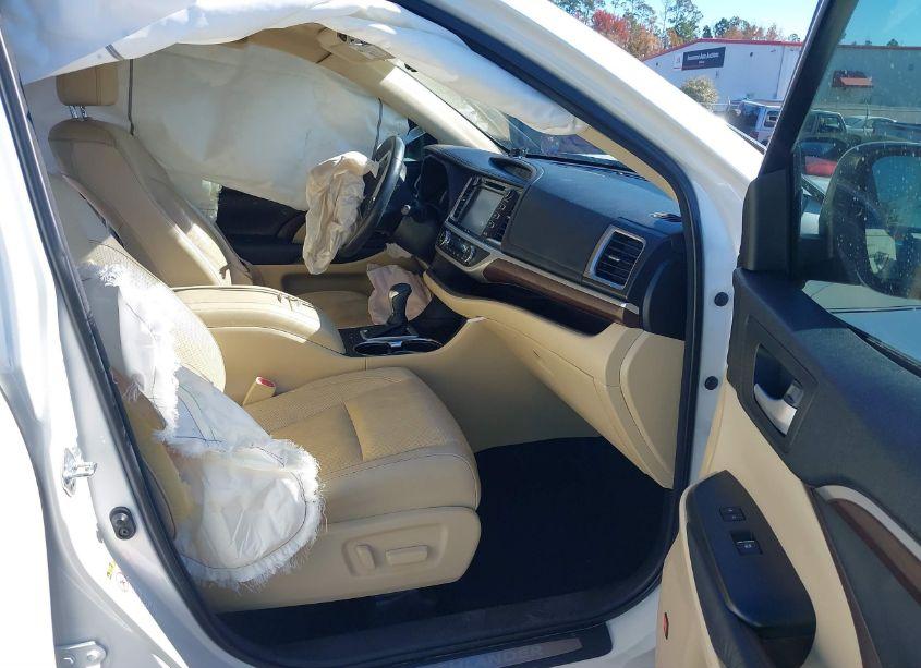 Photo 5 of 2015 Toyota Highlander LIMITED PLATINUM V6 (VIN 5TDYKRFH3FS097330)