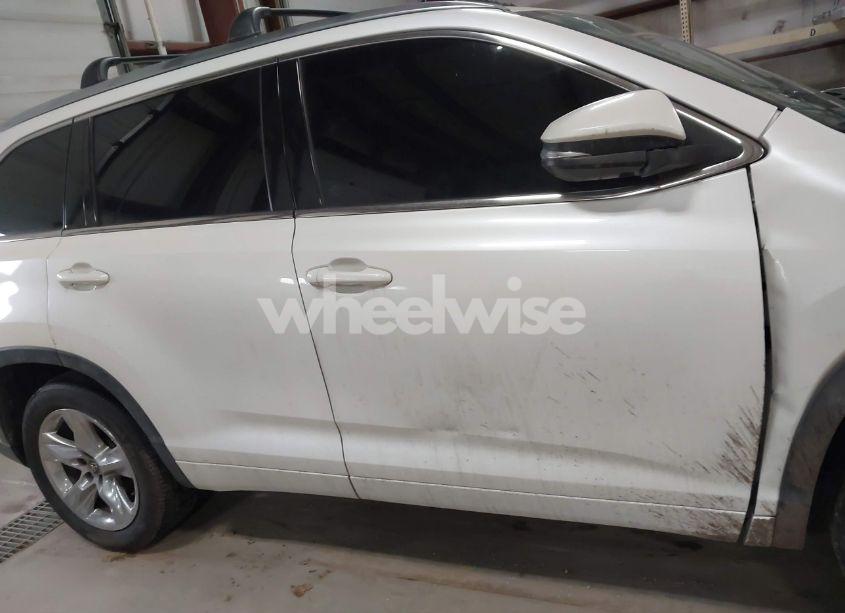 Photo 13 of 2016 Toyota Highlander LIMITED PLATINUM V6 (VIN 5TDYKRFH3GS148830)