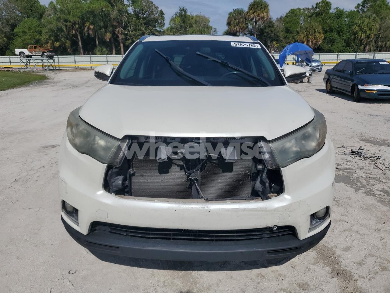 Photo 5 of 2014 TOYOTA HIGHLANDER LIMITED (VIN 5TDYKRFH4ES008380)