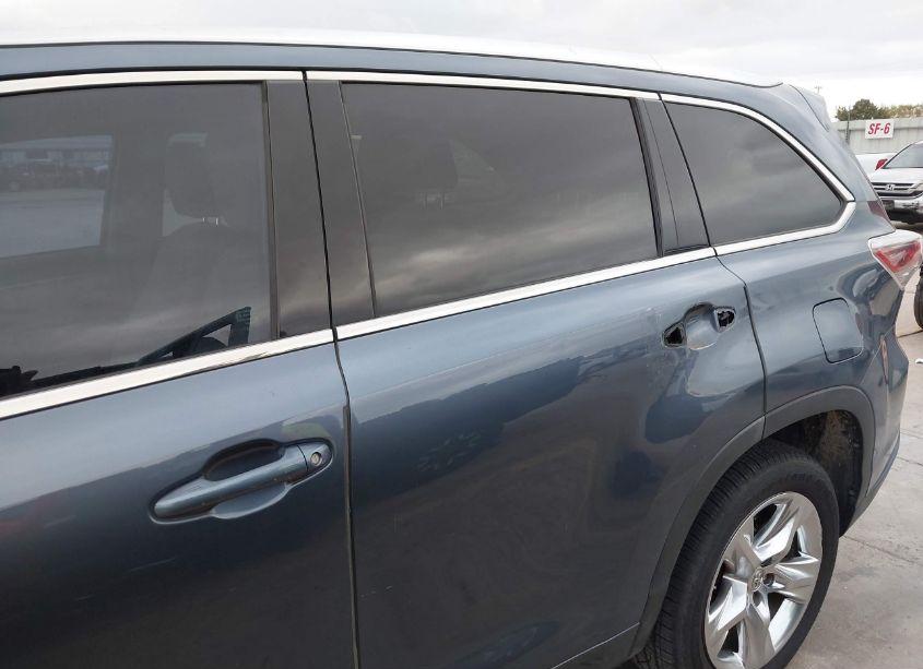 Photo 6 of 2015 Toyota Highlander LIMITED PLATINUM V6 (VIN 5TDYKRFH4FS081394)