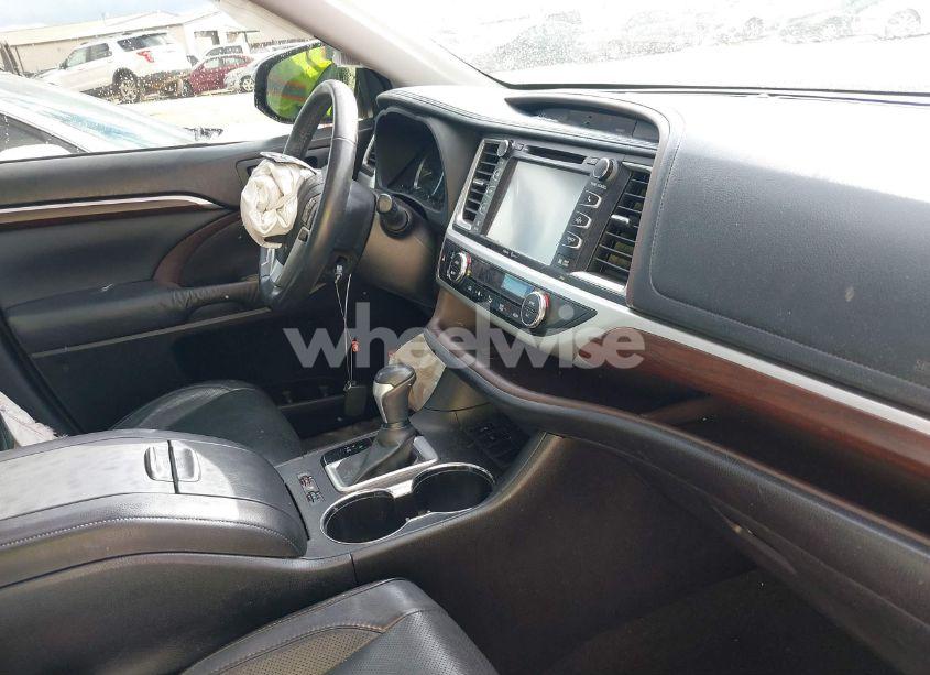 Photo 5 of 2015 Toyota Highlander LIMITED PLATINUM V6 (VIN 5TDYKRFH5FS067438)