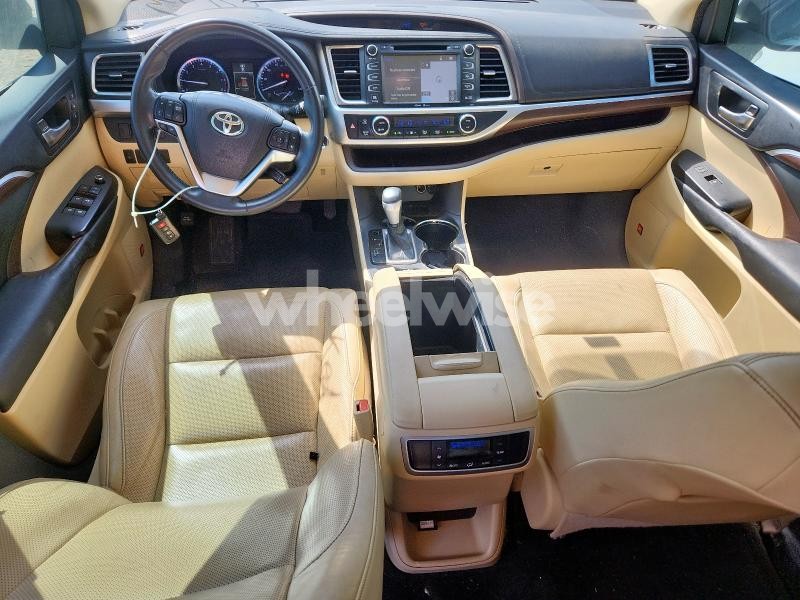 Photo 3 of 2015 TOYOTA HIGHLANDER LIMITED (VIN 5TDYKRFH5FS075216)