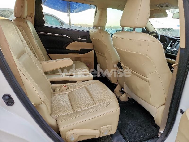 Photo 9 of 2015 TOYOTA HIGHLANDER LIMITED (VIN 5TDYKRFH5FS075216)