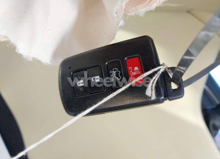 Photo 11 of 2016 Toyota Highlander LIMITED V6 (VIN 5TDYKRFH5GS122942)