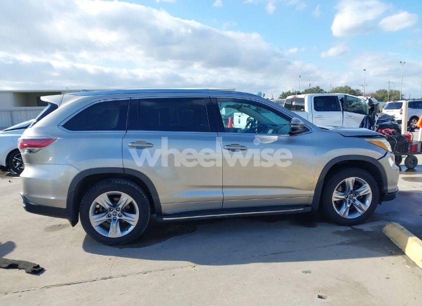 Photo 13 of 2016 Toyota Highlander LIMITED V6 (VIN 5TDYKRFH5GS122942)