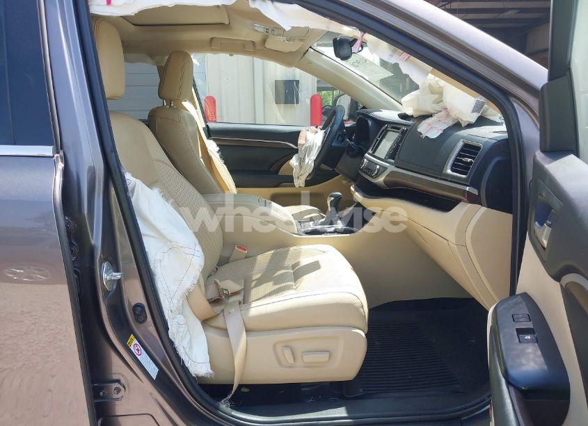 Photo 5 of 2016 Toyota Highlander LIMITED V6 (VIN 5TDYKRFH5GS159330)