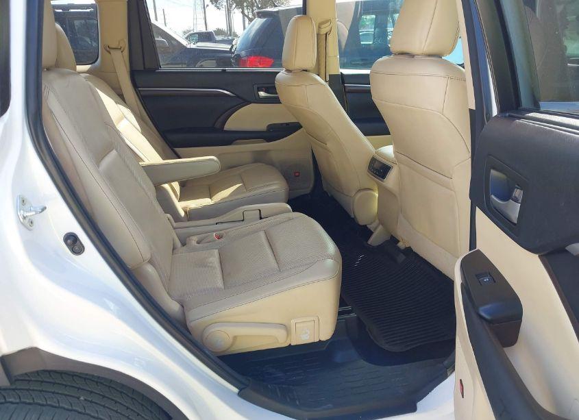 Photo 8 of 2016 Toyota Highlander LIMITED V6 (VIN 5TDYKRFH5GS181795)