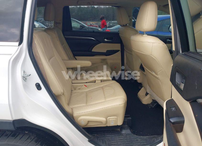 Photo 8 of 2016 Toyota Highlander LIMITED V6 (VIN 5TDYKRFH6GS129026)