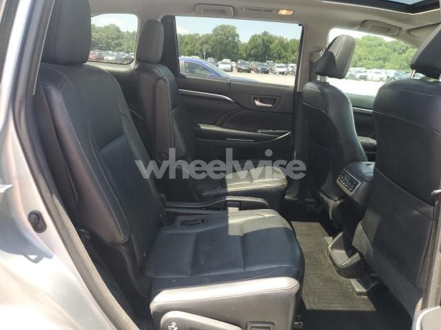 Photo 8 of 2015 TOYOTA HIGHLANDER LIMITED (VIN 5TDYKRFH7FS088386)