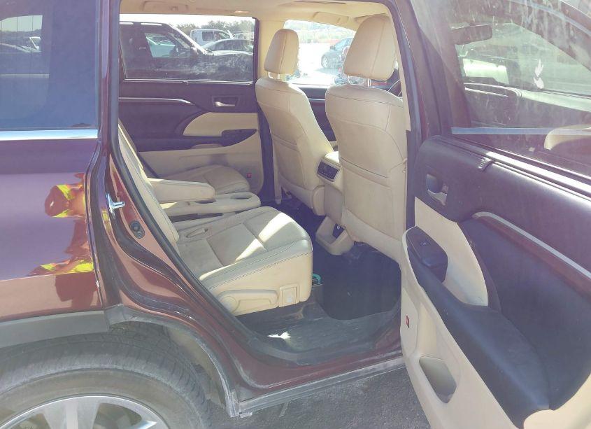 Photo 8 of 2016 Toyota Highlander LIMITED V6 (VIN 5TDYKRFH7GS184942)