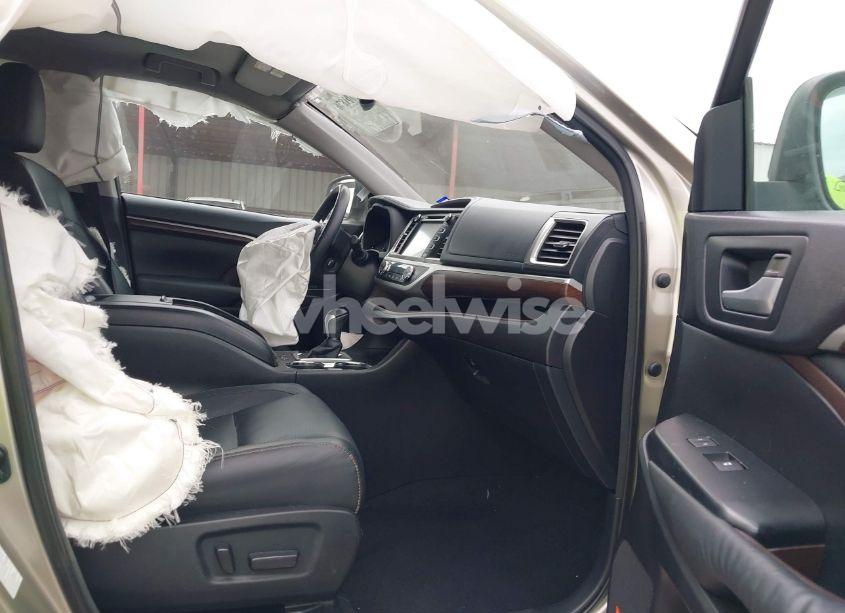 Photo 5 of 2015 Toyota Highlander LIMITED V6 (VIN 5TDYKRFH9FS063151)