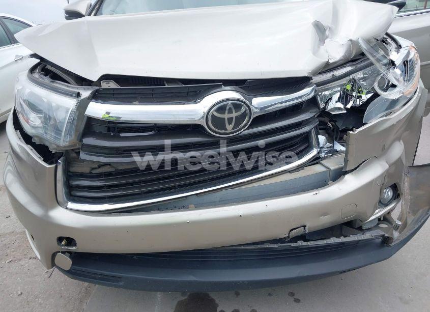 Photo 6 of 2015 Toyota Highlander LIMITED V6 (VIN 5TDYKRFH9FS063151)