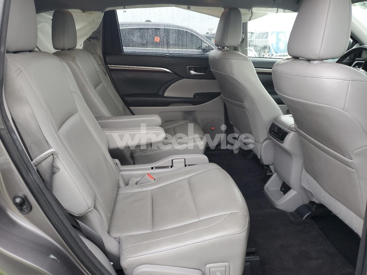 Photo 11 of 2015 TOYOTA HIGHLANDER LIMITED (VIN 5TDYKRFH9FS076174)