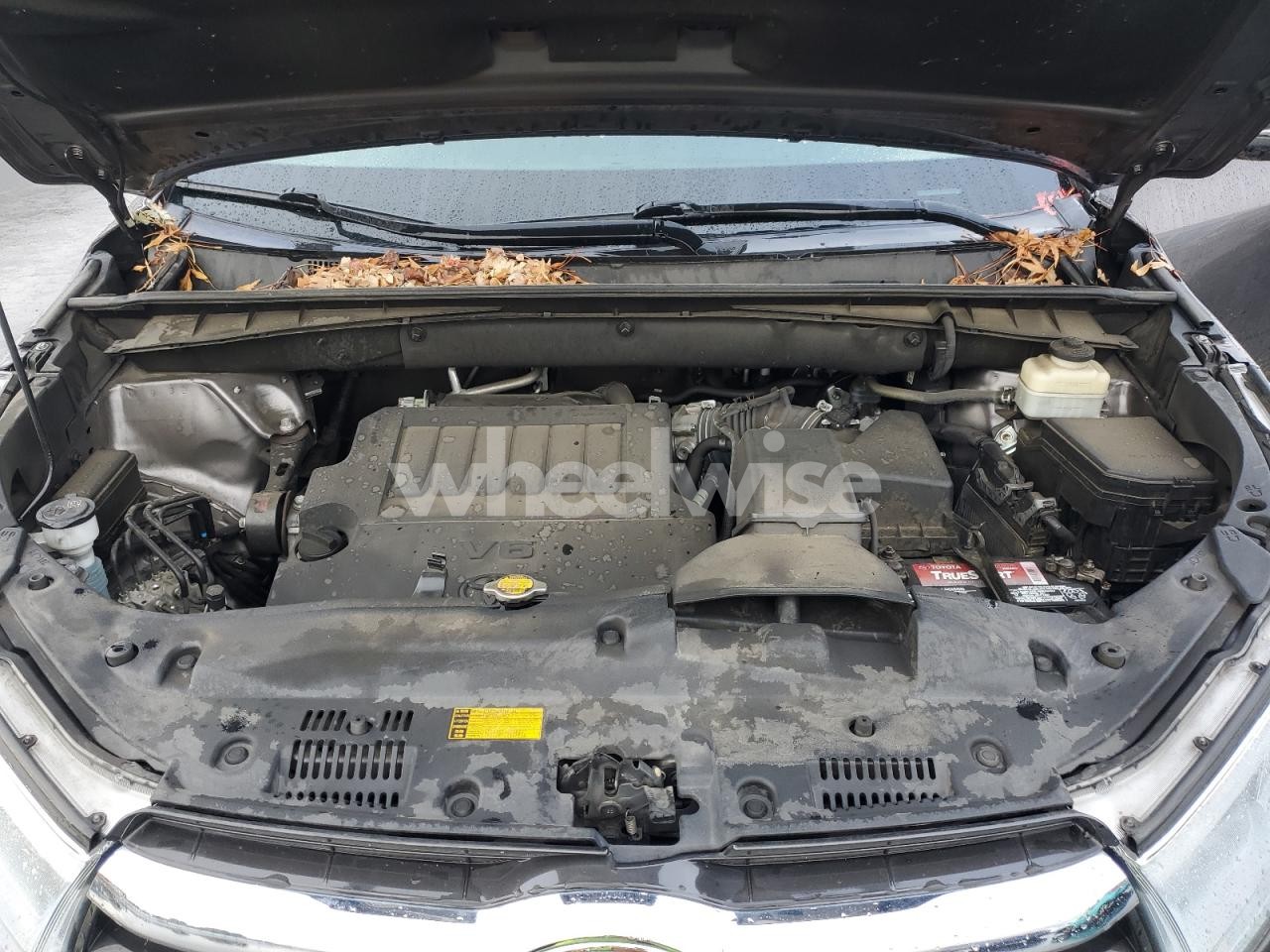 Photo 12 of 2015 TOYOTA HIGHLANDER LIMITED (VIN 5TDYKRFH9FS076174)