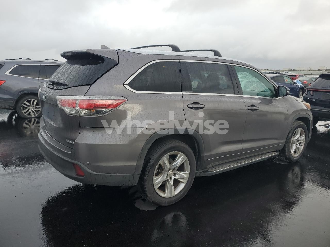 Photo 3 of 2015 TOYOTA HIGHLANDER LIMITED (VIN 5TDYKRFH9FS076174)