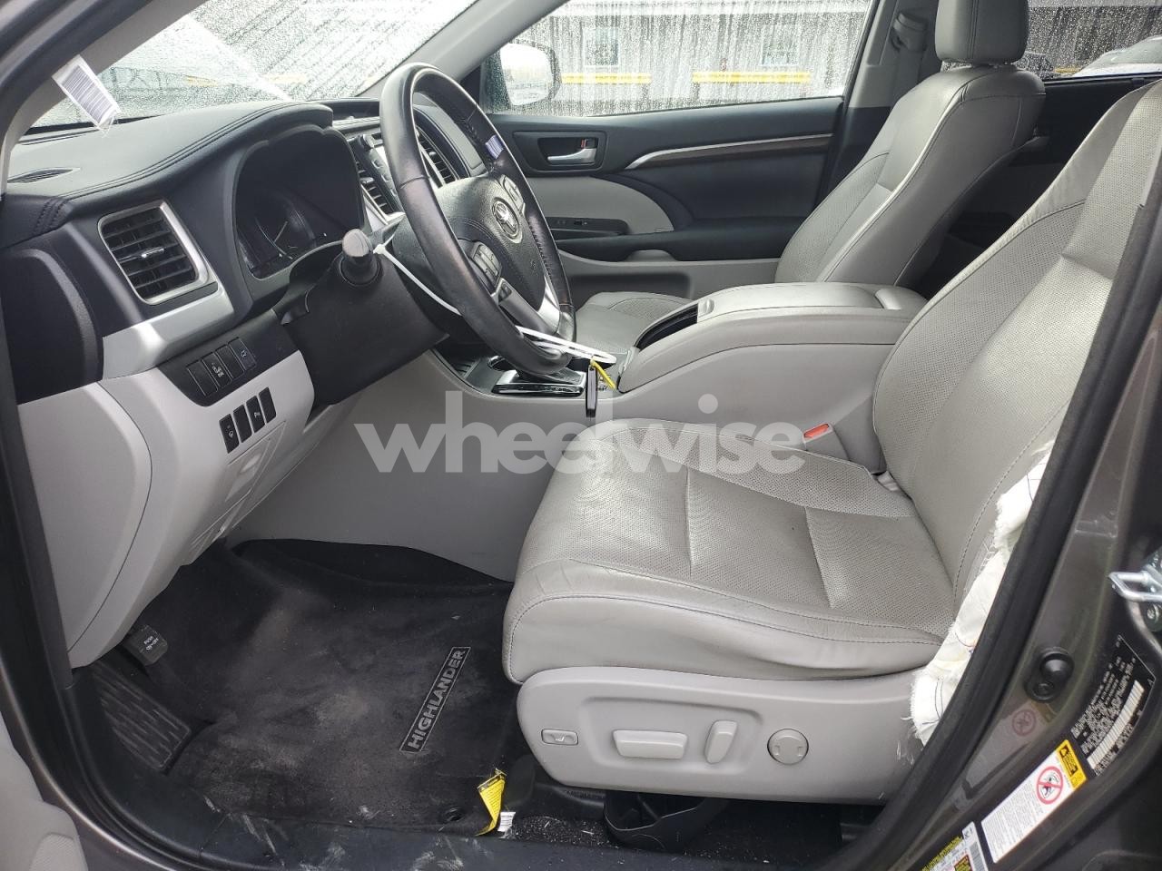 Photo 7 of 2015 TOYOTA HIGHLANDER LIMITED (VIN 5TDYKRFH9FS076174)