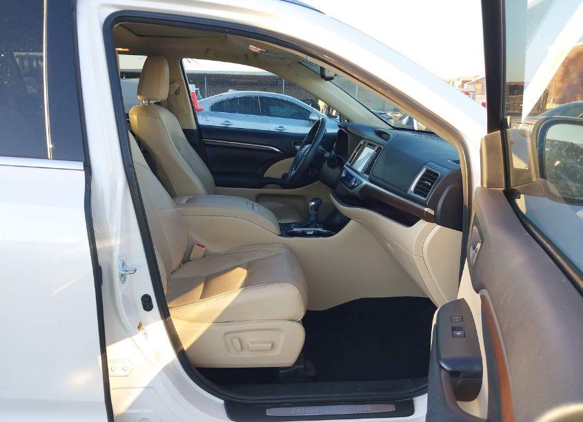 Photo 5 of 2015 Toyota Highlander LIMITED V6 (VIN 5TDYKRFH9FS088437)