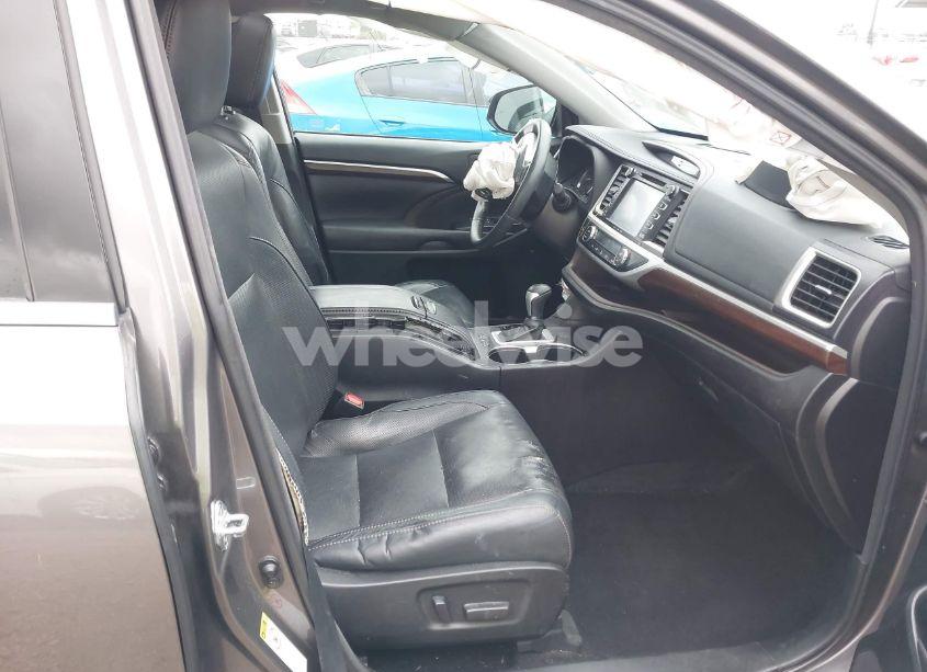 Photo 5 of 2016 Toyota Highlander LIMITED PLATINUM V6 (VIN 5TDYKRFH9GS171559)