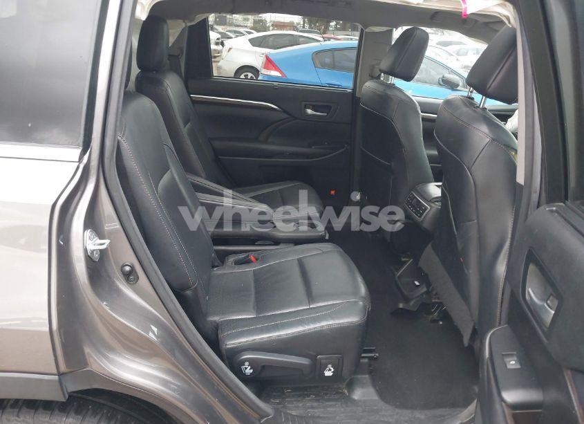Photo 8 of 2016 Toyota Highlander LIMITED PLATINUM V6 (VIN 5TDYKRFH9GS171559)