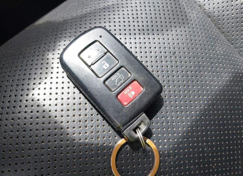 Photo 11 of 2015 Toyota Highlander LIMITED V6 (VIN 5TDYKRFHXFS056452)