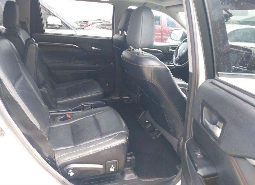 Photo 8 of 2015 Toyota Highlander LIMITED V6 (VIN 5TDYKRFHXFS056452)