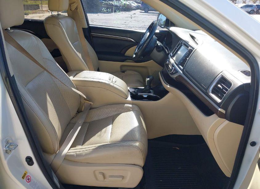 Photo 5 of 2015 Toyota Highlander LIMITED V6 (VIN 5TDYKRFHXFS091993)