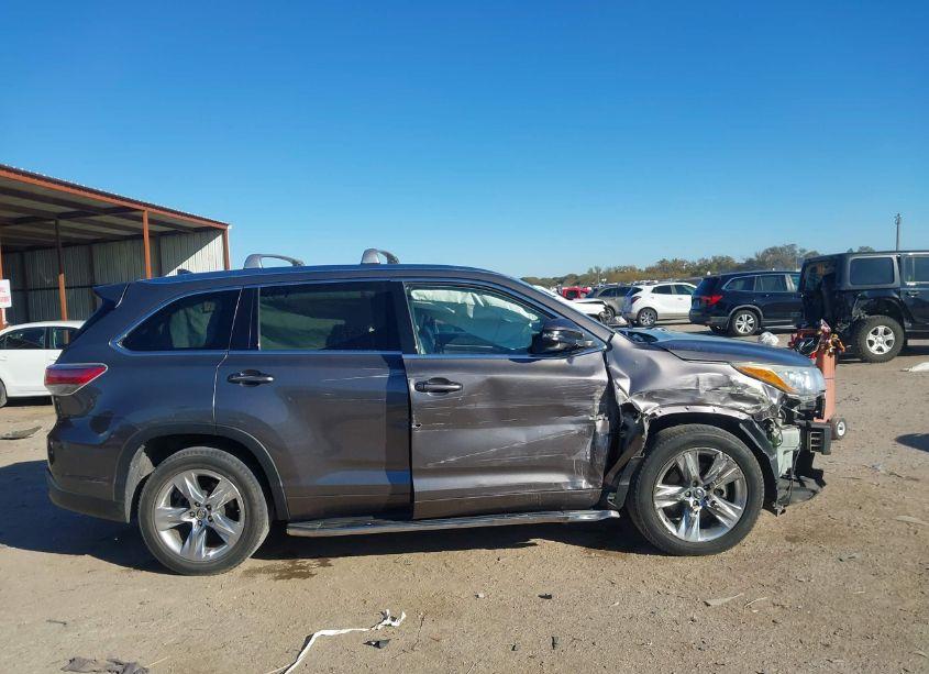 Photo 13 of 2016 Toyota Highlander LIMITED V6 (VIN 5TDYKRFHXGS187415)