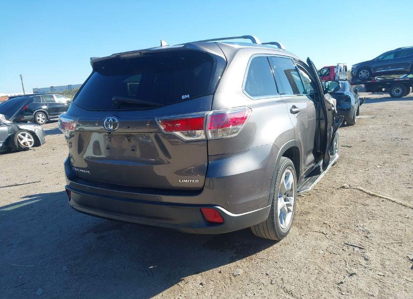 Photo 4 of 2016 Toyota Highlander LIMITED V6 (VIN 5TDYKRFHXGS187415)