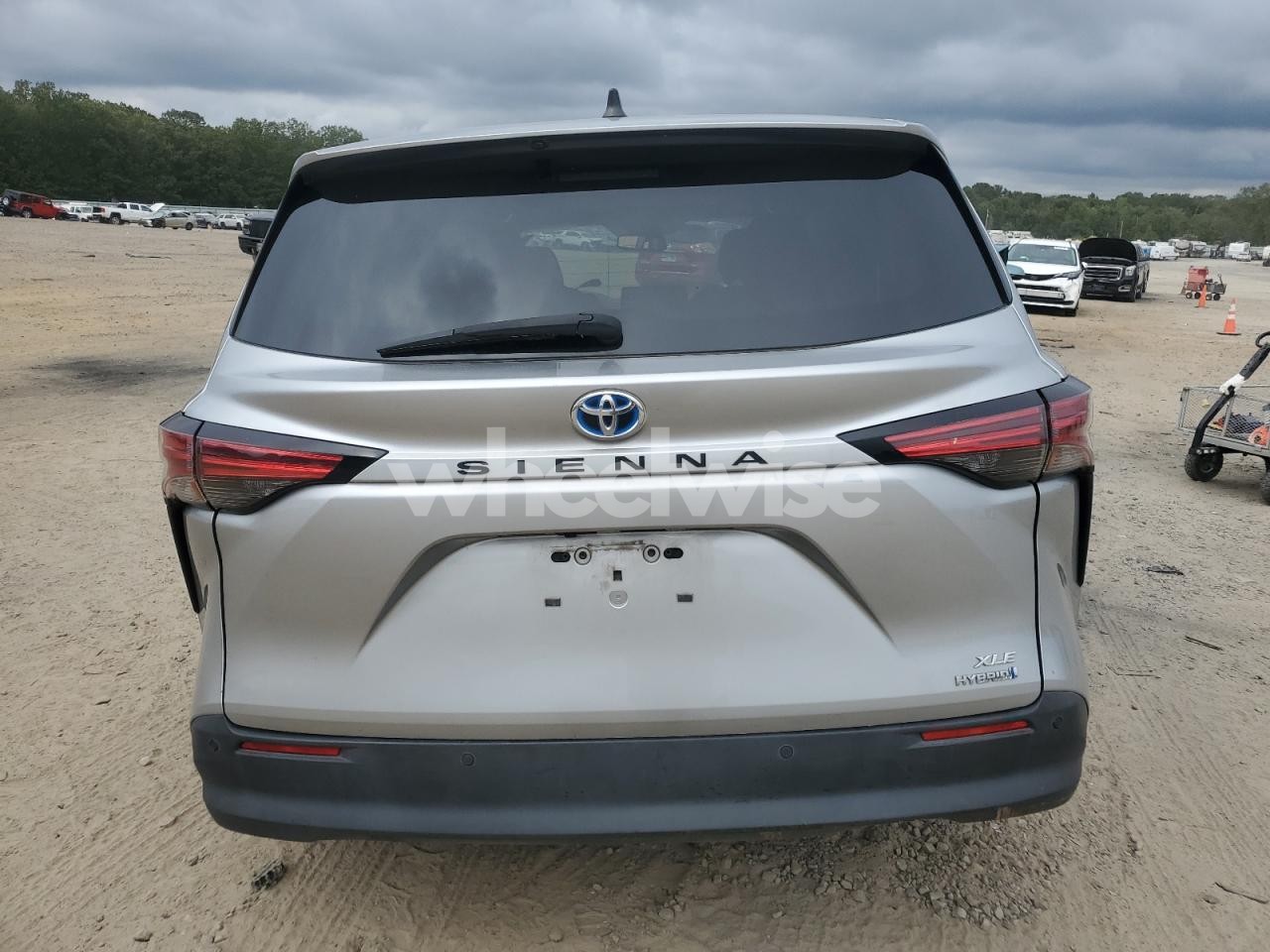 Photo 6 of 2022 TOYOTA SIENNA XLE (VIN 5TDYRKEC0NS119484)