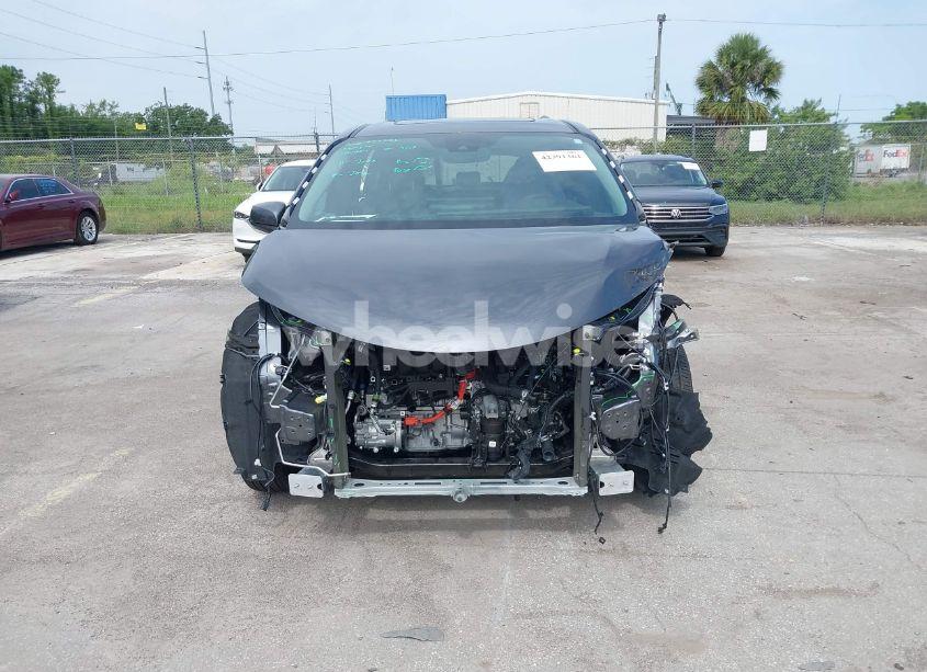 Photo 13 of 2025 Toyota Sienna XLE (VIN 5TDYRKEC0SS242648)