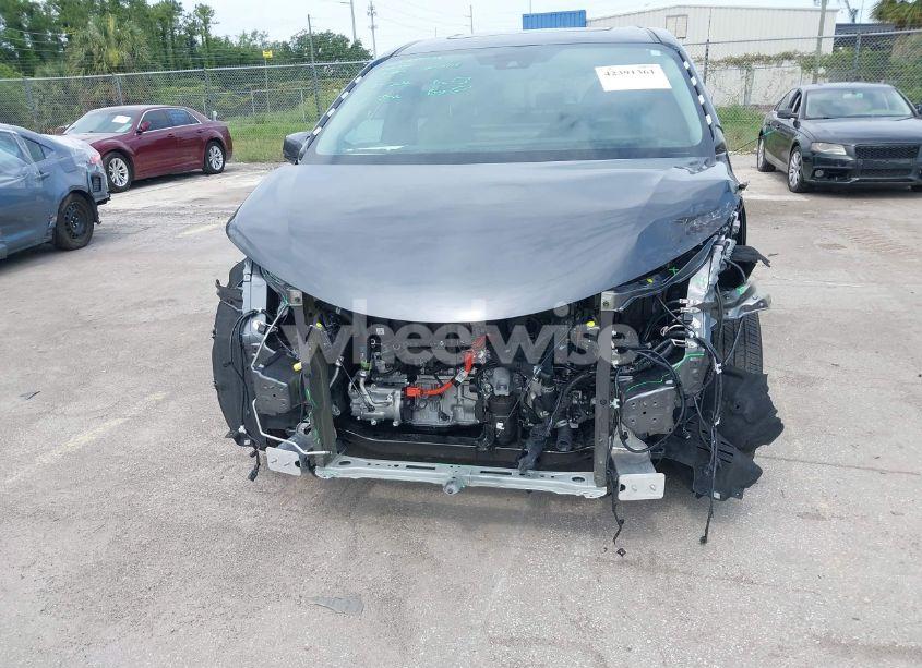 Photo 6 of 2025 Toyota Sienna XLE (VIN 5TDYRKEC0SS242648)