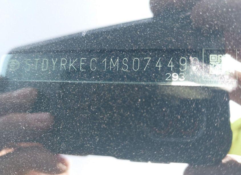 Photo 9 of 2021 Toyota Sienna XLE (VIN 5TDYRKEC1MS074490)