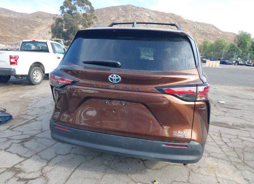 Photo 17 of 2022 Toyota Sienna XLE (VIN 5TDYRKEC1NS081585)