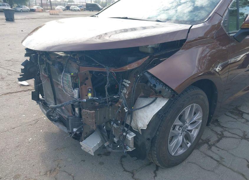 Photo 18 of 2022 Toyota Sienna XLE (VIN 5TDYRKEC1NS081585)