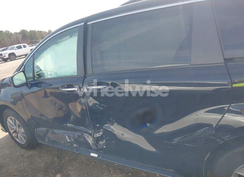 Photo 14 of 2022 Toyota Sienna XLE (VIN 5TDYRKEC1NS093851)