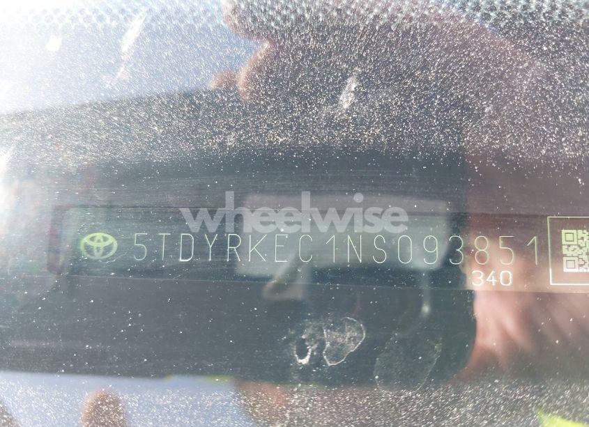 Photo 9 of 2022 Toyota Sienna XLE (VIN 5TDYRKEC1NS093851)