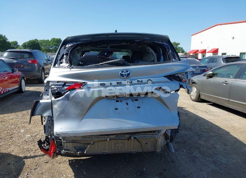 Photo 17 of 2022 Toyota Sienna XLE (VIN 5TDYRKEC1NS125049)