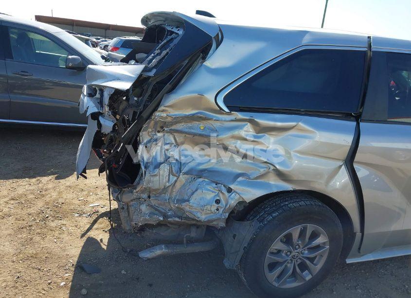 Photo 6 of 2022 Toyota Sienna XLE (VIN 5TDYRKEC1NS125049)