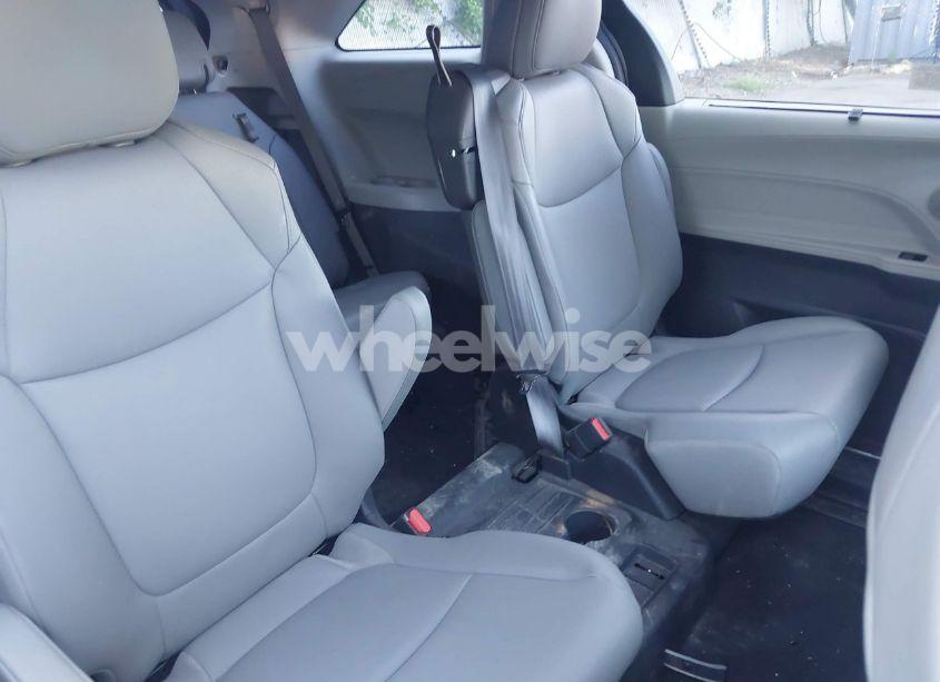 Photo 8 of 2023 Toyota Sienna XLE (VIN 5TDYRKEC1PS166459)