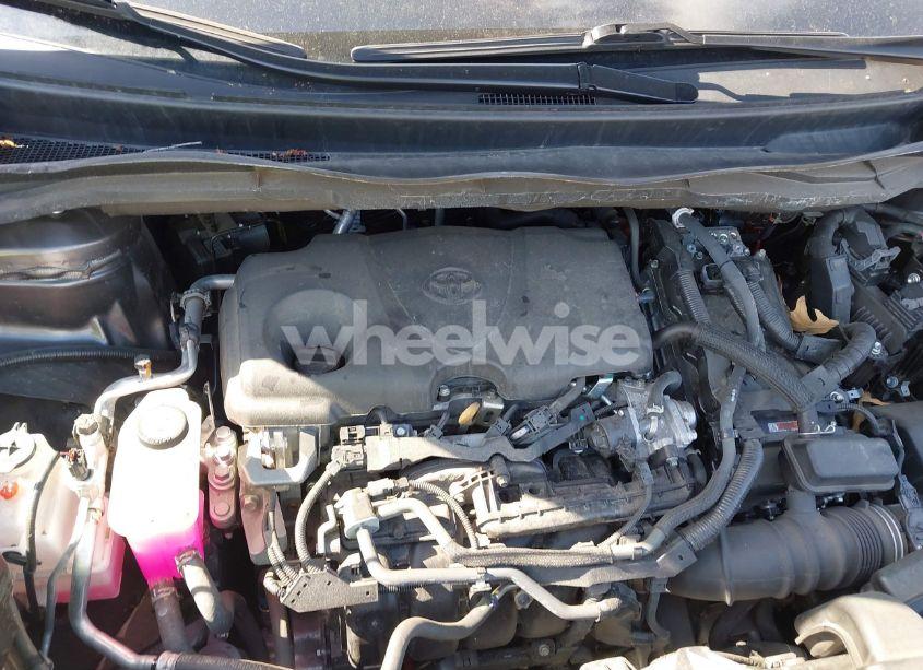 Photo 10 of 2024 Toyota Sienna XLE (VIN 5TDYRKEC1RS190859)
