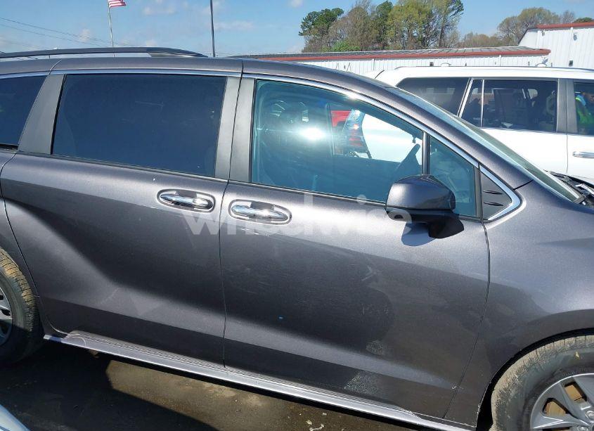 Photo 13 of 2024 Toyota Sienna XLE (VIN 5TDYRKEC1RS190859)