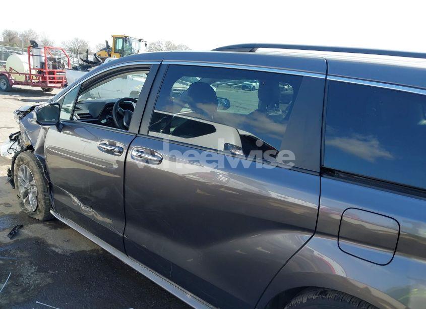 Photo 14 of 2024 Toyota Sienna XLE (VIN 5TDYRKEC1RS190859)