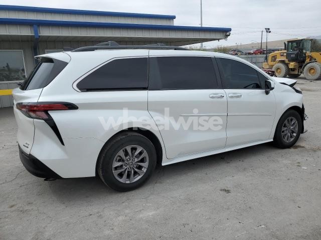 Photo 11 of 2022 TOYOTA SIENNA XLE (VIN 5TDYRKEC2NS085483)