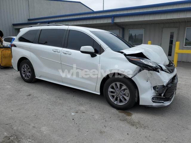 Photo 8 of 2022 TOYOTA SIENNA XLE (VIN 5TDYRKEC2NS085483)
