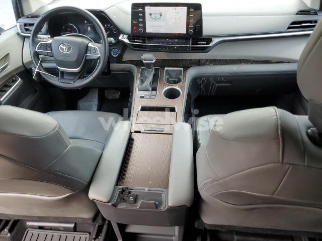 Photo 9 of 2022 TOYOTA SIENNA XLE (VIN 5TDYRKEC2NS085483)