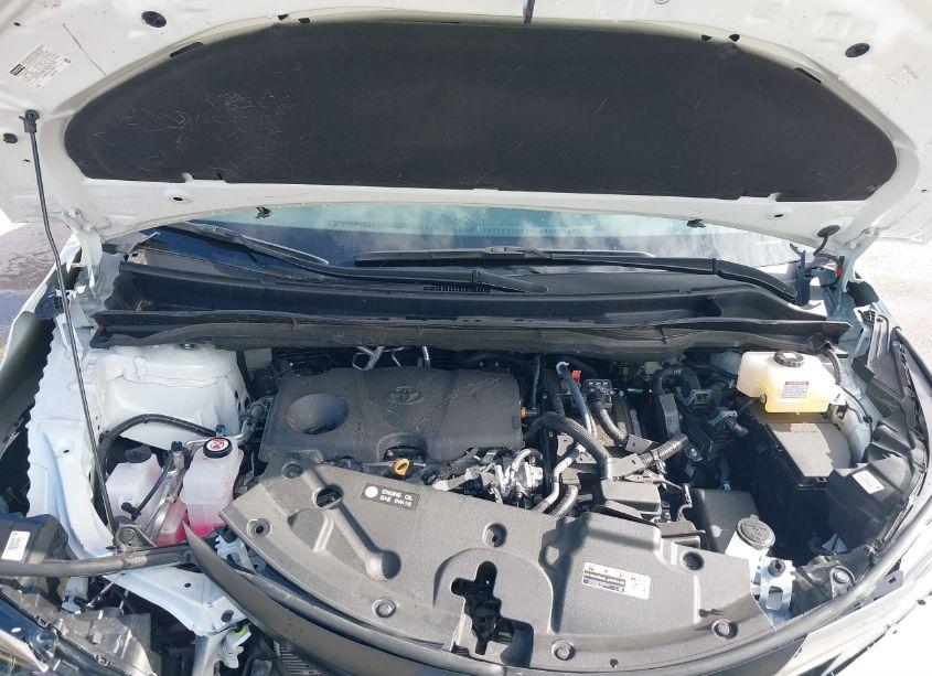 Photo 10 of 2024 Toyota Sienna XLE (VIN 5TDYRKEC2RS213274)