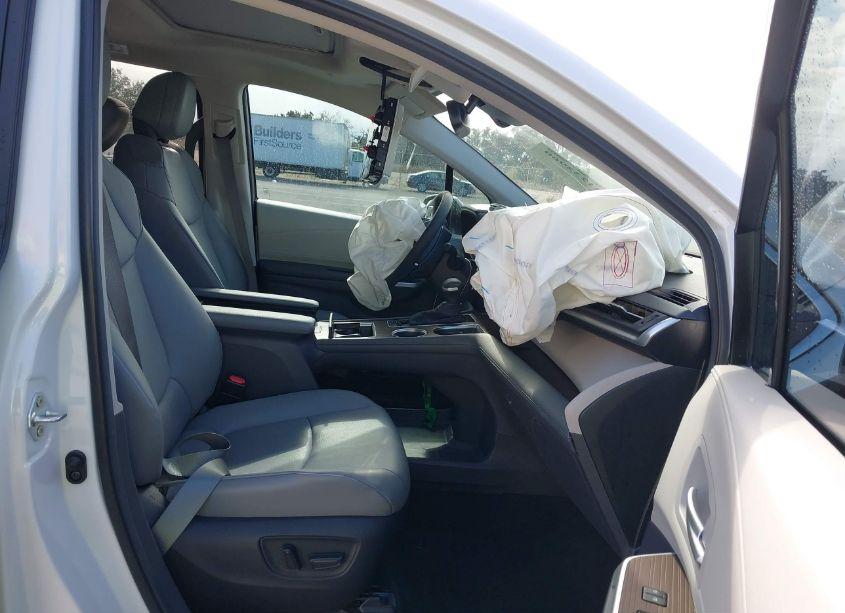 Photo 5 of 2024 Toyota Sienna XLE (VIN 5TDYRKEC2RS213274)