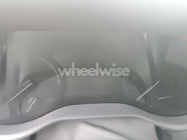 Photo 2 of 2025 TOYOTA SIENNA XLE (VIN 5TDYRKEC4SS255144)